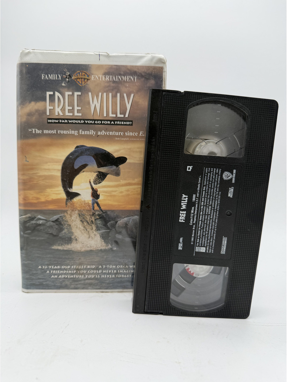 Free Willy Family Entertainment VHS Tape